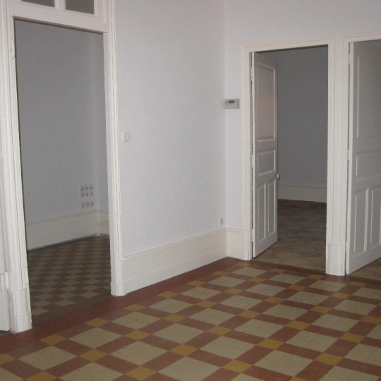  DUCASTEL IMMOBILIER : Appartement | SALORNAY-SUR-GUYE (71250) | 87 m2 | 546 € 