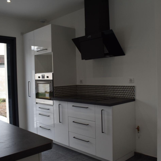 DUCASTEL IMMOBILIER : Autres | IGE (71960) | 115 m2 | 1 200 € 