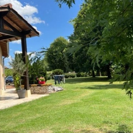  DUCASTEL IMMOBILIER : Autres | CROTTET (01290) | 170 m2 | 1 350 € 