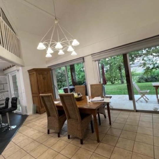  DUCASTEL IMMOBILIER : Autres | CROTTET (01290) | 170 m2 | 1 350 € 
