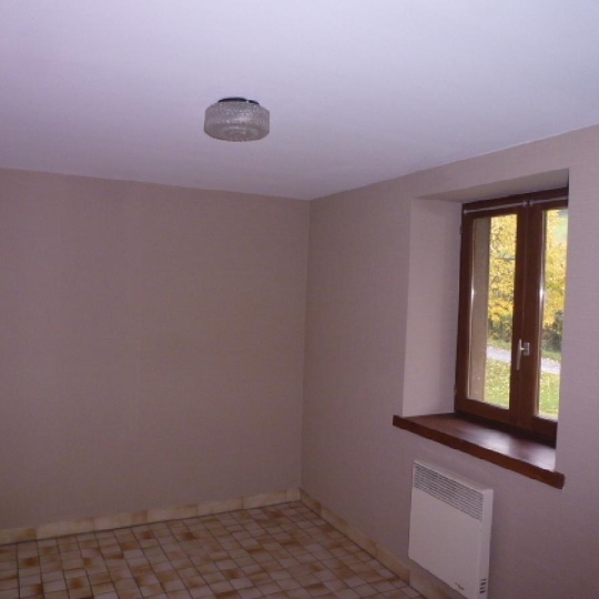  DUCASTEL IMMOBILIER : Maison / Villa | LA ROCHE-VINEUSE (71960) | 166 m2 | 900 € 