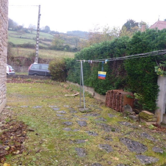  DUCASTEL IMMOBILIER : Maison / Villa | LA ROCHE-VINEUSE (71960) | 166 m2 | 900 € 