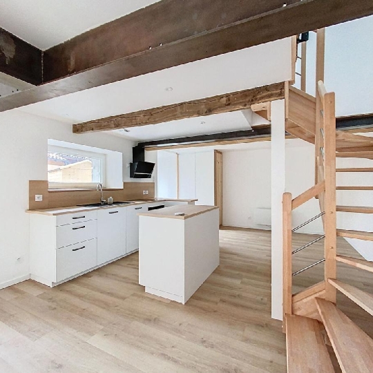  Annonces MACON : Maison / Villa | IGE (71960) | 66 m2 | 850 &euro; 