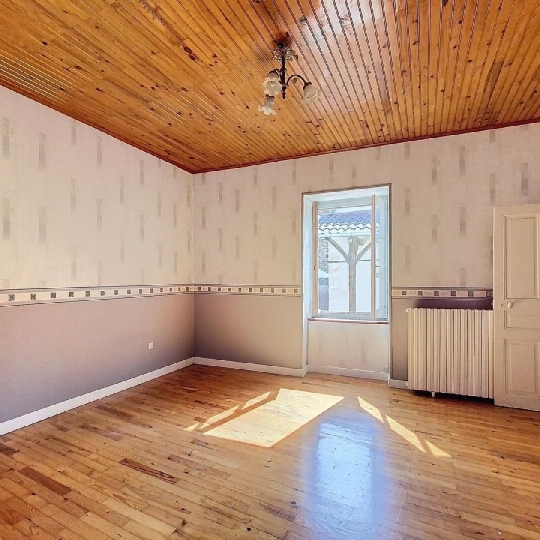  Annonces MACON : Maison / Villa | IGE (71960) | 130 m2 | 179 000 &euro; 