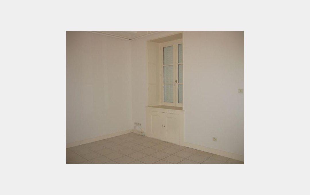 DUCASTEL IMMOBILIER : Appartement | SALORNAY-SUR-GUYE (71250) | 34 m2 | 320 € 