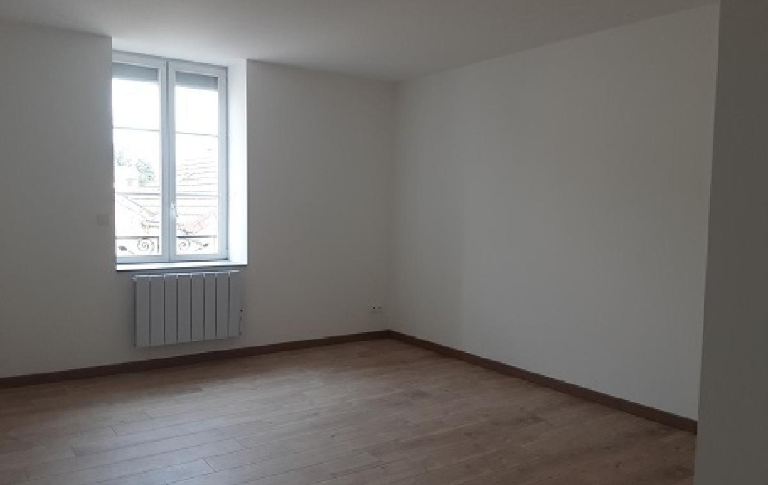 DUCASTEL IMMOBILIER : Appartement | SALORNAY-SUR-GUYE (71250) | 90 m2 | 775 € 