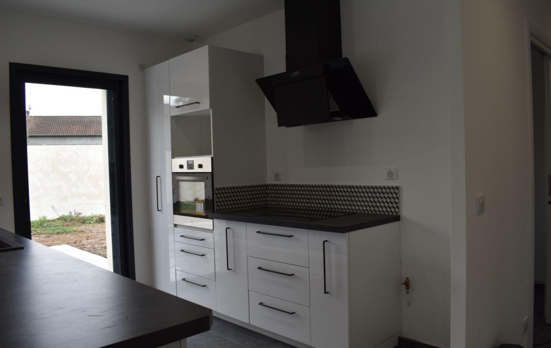 DUCASTEL IMMOBILIER : Autres | IGE (71960) | 115 m2 | 1 200 € 