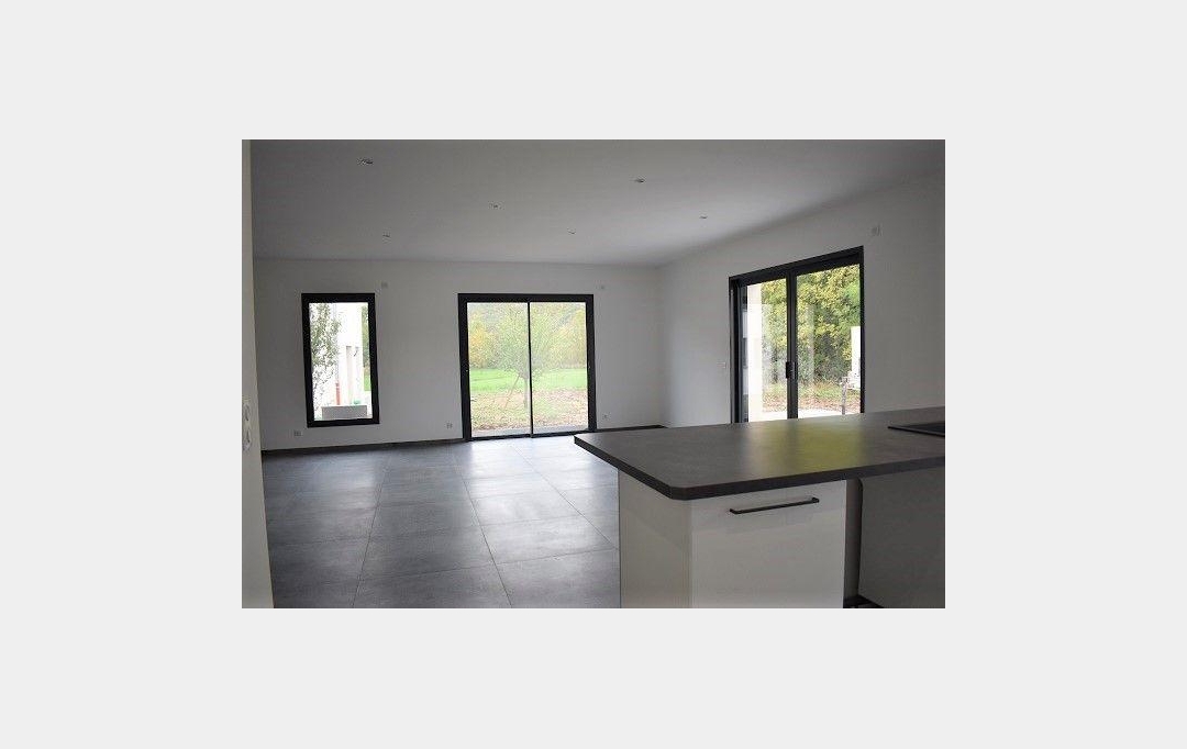 DUCASTEL IMMOBILIER : Autres | IGE (71960) | 115 m2 | 1 200 € 