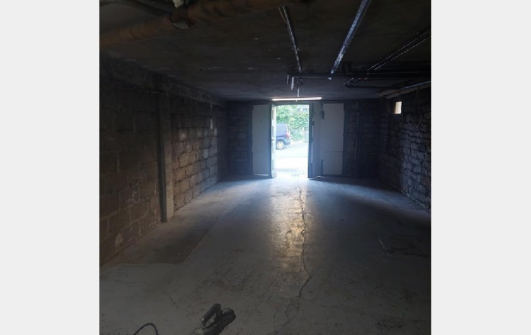 DUCASTEL IMMOBILIER : Garage / Parking | MACON (71000) | 48 m2 | 190 € 