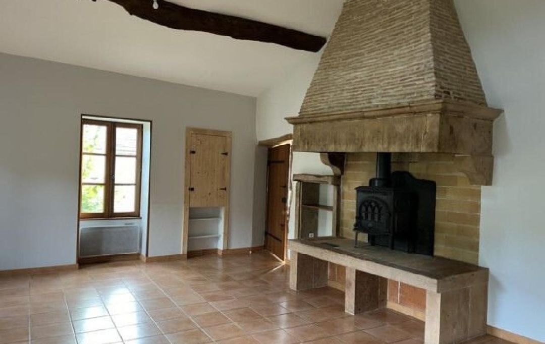 DUCASTEL IMMOBILIER : Maison / Villa | LA ROCHE-VINEUSE (71960) | 84 m2 | 921 € 