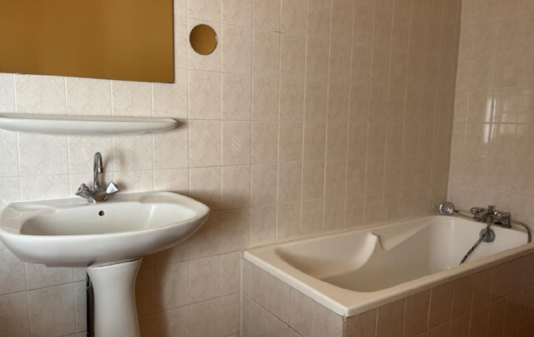 DUCASTEL IMMOBILIER : Maison / Villa | LA ROCHE-VINEUSE (71960) | 84 m2 | 921 € 