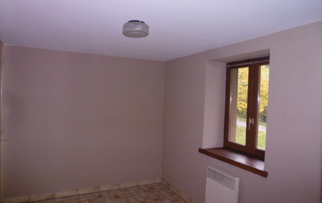 DUCASTEL IMMOBILIER : Maison / Villa | LA ROCHE-VINEUSE (71960) | 166 m2 | 900 € 