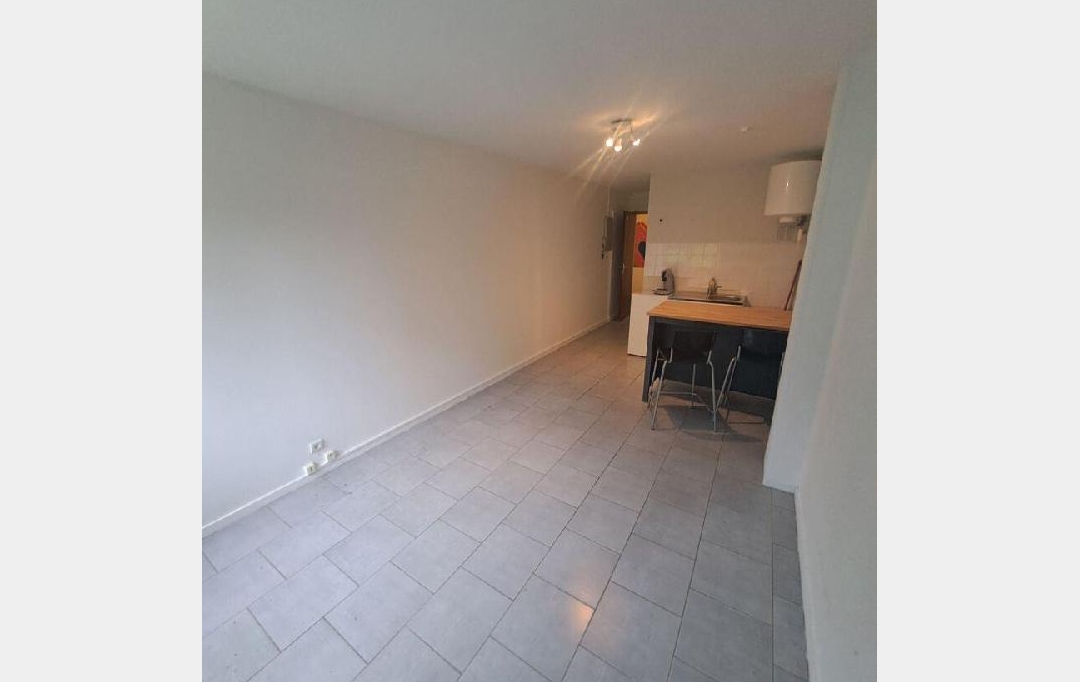Annonces MACON : Appartement | CHARNAY-LES-MACON (71850) | 20 m2 | 400 &euro; 