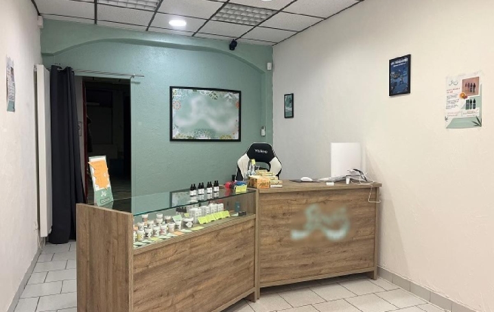 Local commercial MACON 51 m2 584 € Local commercial MACON 51 m2 584 €
