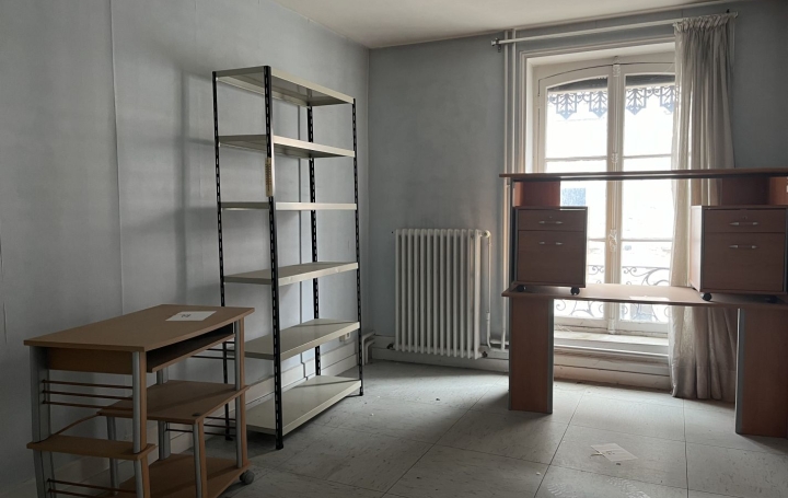 Appartement P8 MACON 175 m2 168 000 € Appartement P8 MACON 175 m2 168 000 €