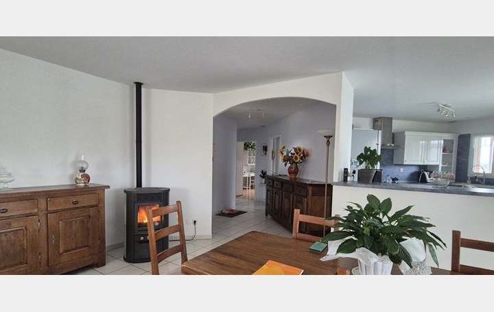 Maison   PERONNE  149 m2 335 000 € 