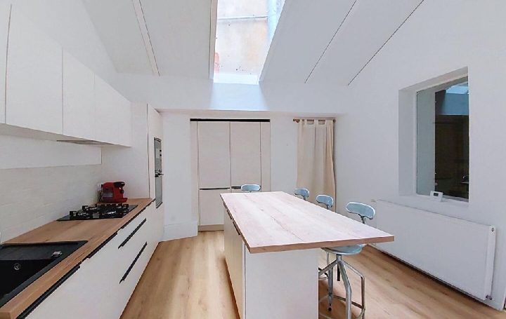 Appartement P3   MACON  73 m2 780 € 