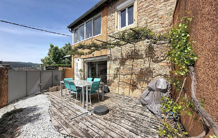 Maison   LA ROCHE-VINEUSE  135 m2 190 000 € 